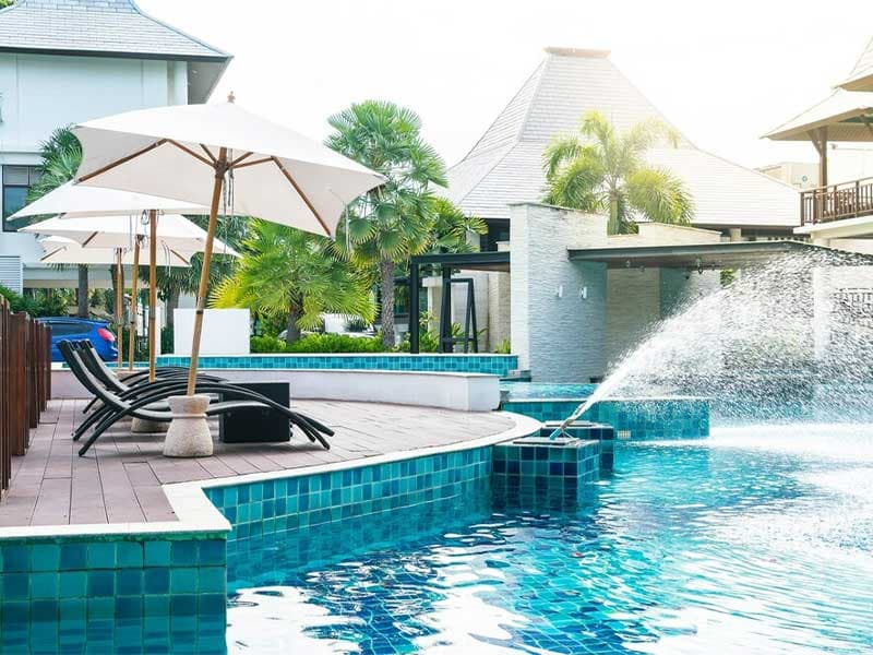 تمیز کردن استخر تمیز کردن استخر